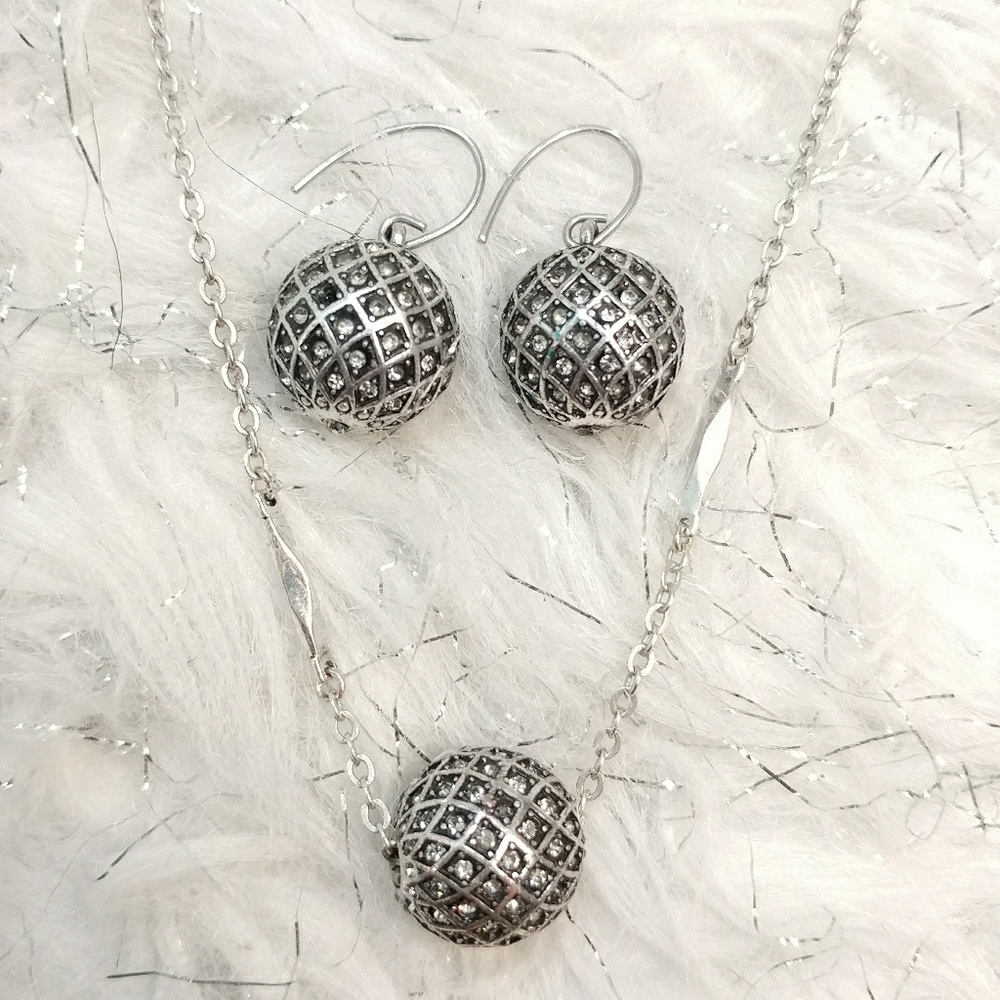 SOLD ~ Fossil Sparkly Ball Necklace & Earrings - Picture 1 of 6